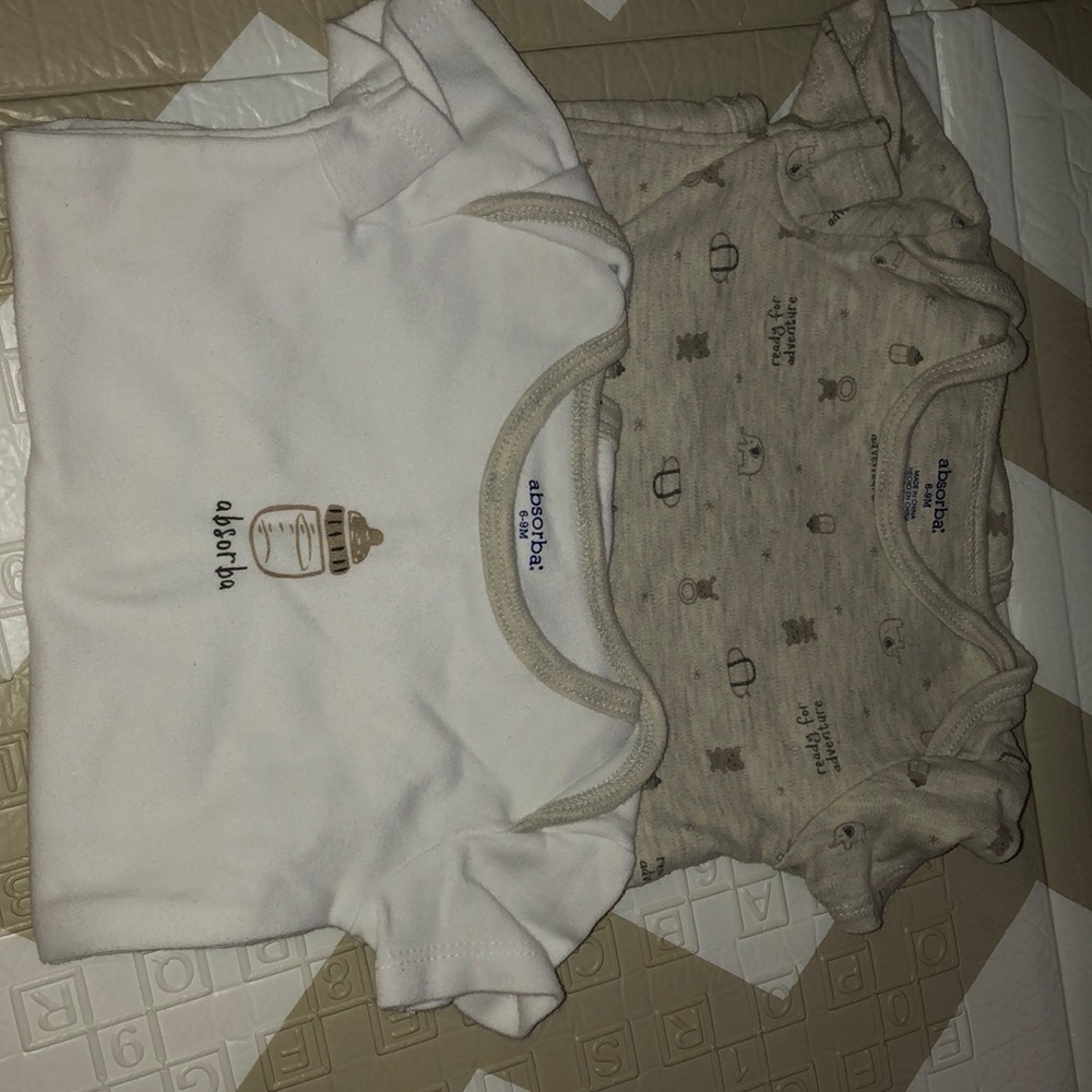 2 matching bodysuits